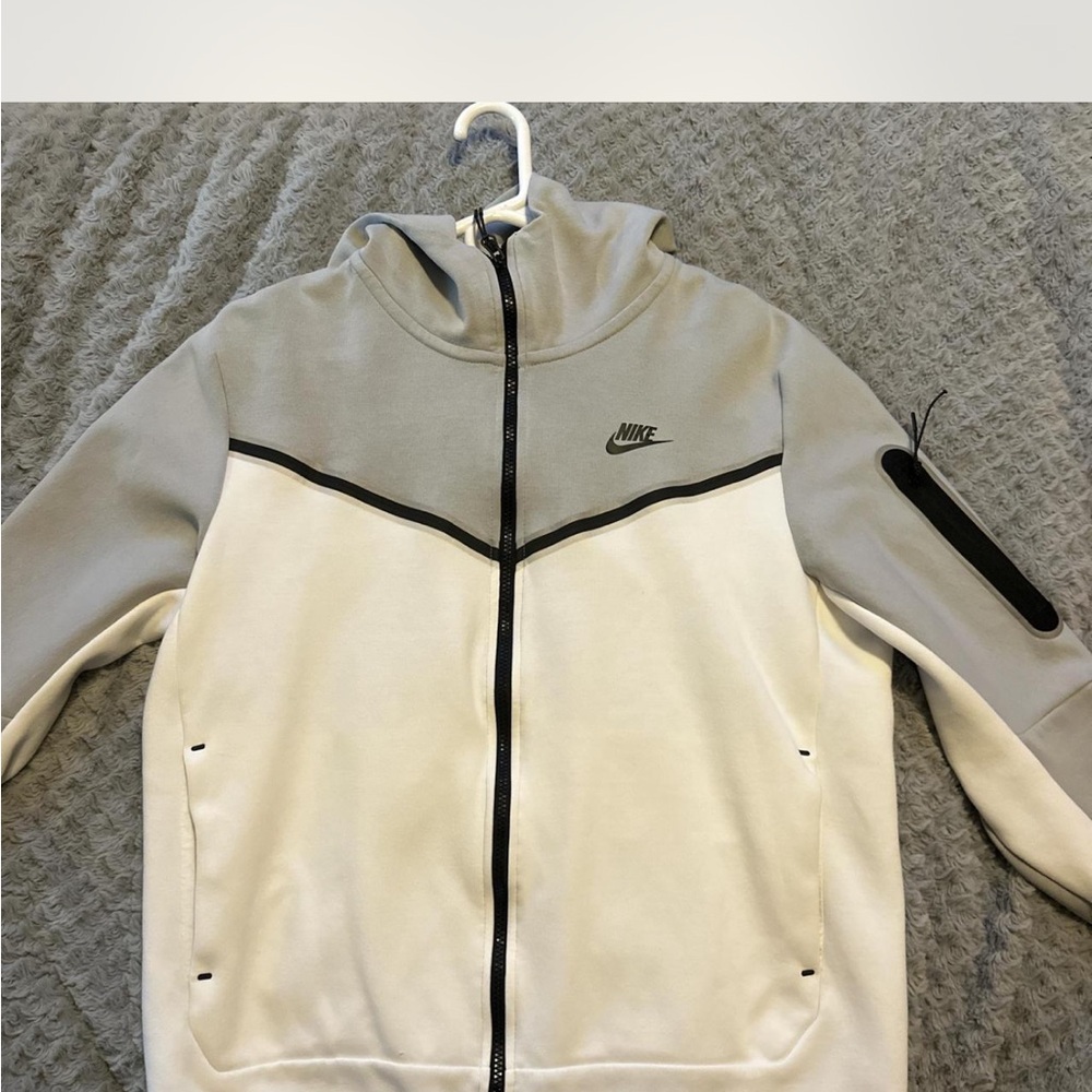 Nike Two-Tone Gray and White Hoodie